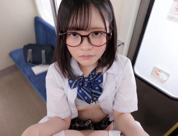 【エロ動画】【VR】目を覚ますといつも電車で読書している文学女子がボクに跨っていて…誰もいない二人きりの車両でねっとりじっくり痴女られる。 紬希ゆら【紬希ゆら】