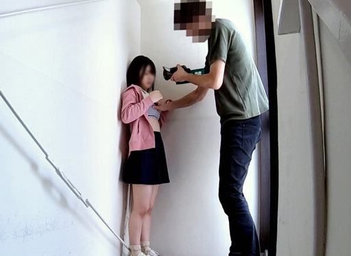 【エロ動画】本当に小さい女の子雑居ビルに連れ込むと「なんか怖い…」と拒まれたので興奮してワレメにチ○ポを挿入してしまいました【ちびっこ2人】禁断イタズラ映像161分【全日本カメコ協同組合/妄想族】