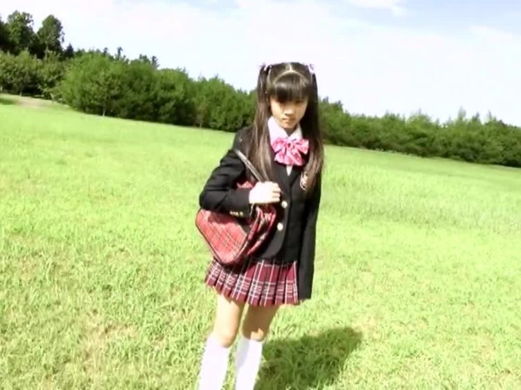 【Jrアイドル】制服ニーハイ 三浦璃那