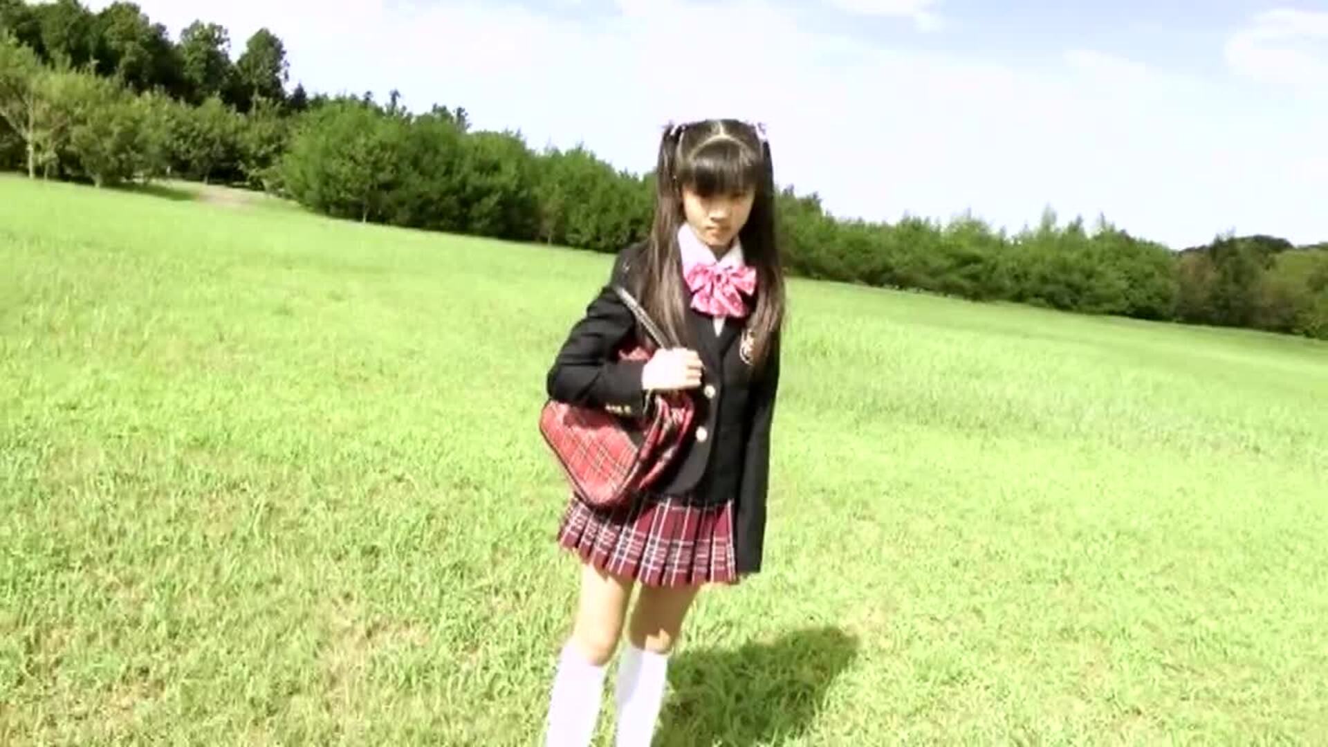 【Jrアイドル】制服ニーハイ 三浦璃那