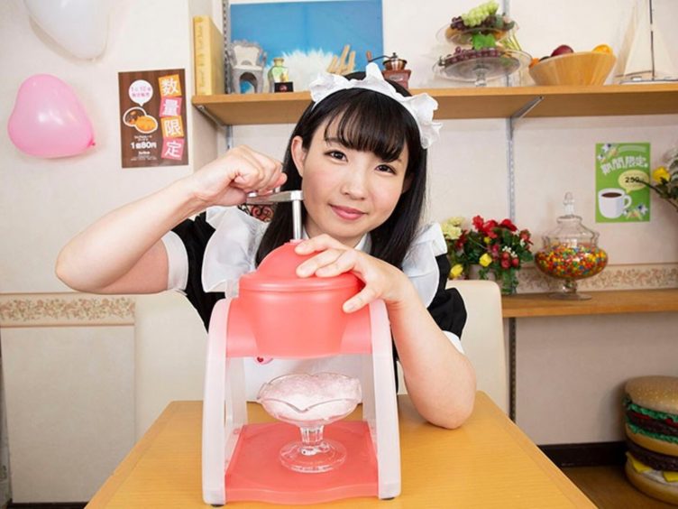 【エロ動画】【VR】脱糞メイドカフェ まこのケツ穴ひり出しマスカットロパフェはいかがですか？ 前多まこ【前多まこ】